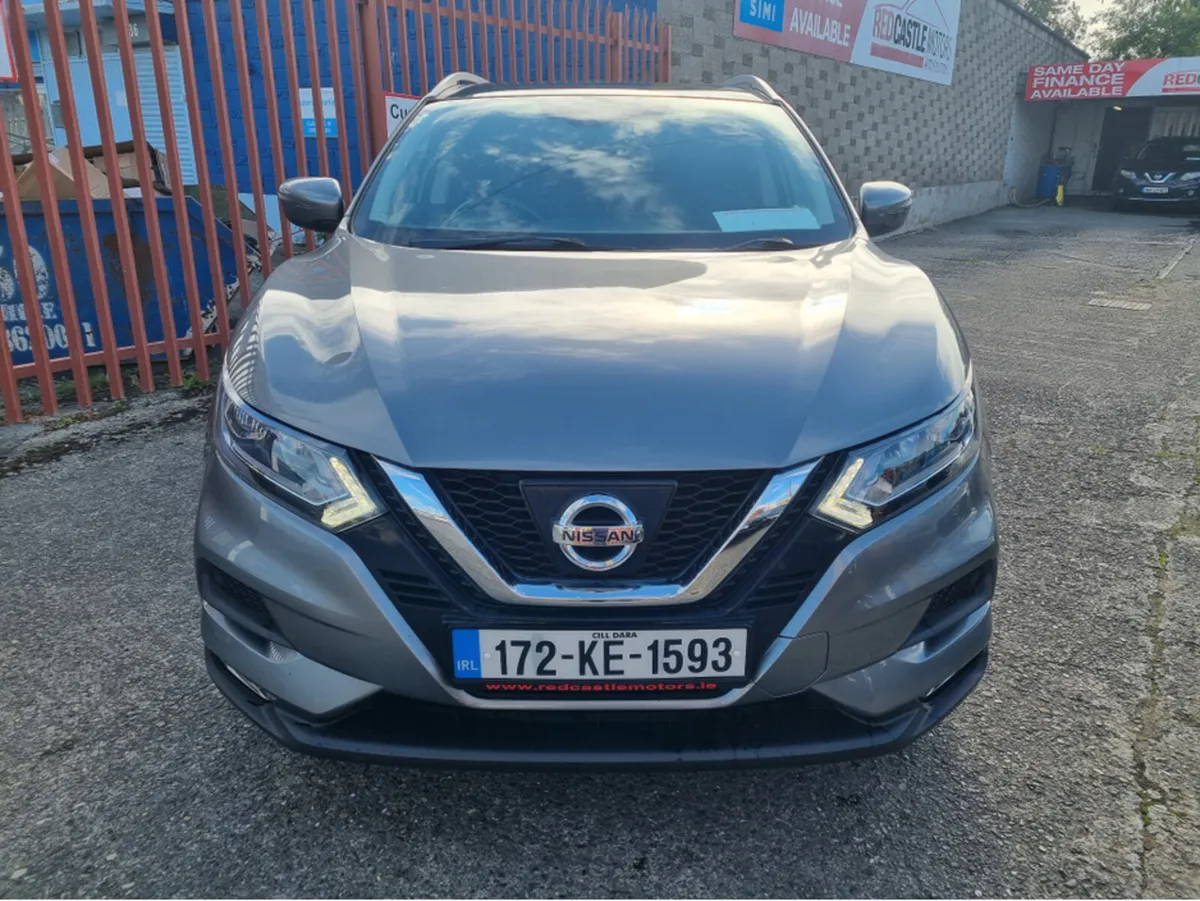 Nissan Qashqai 1.2 SV 18 4DR - Image 2