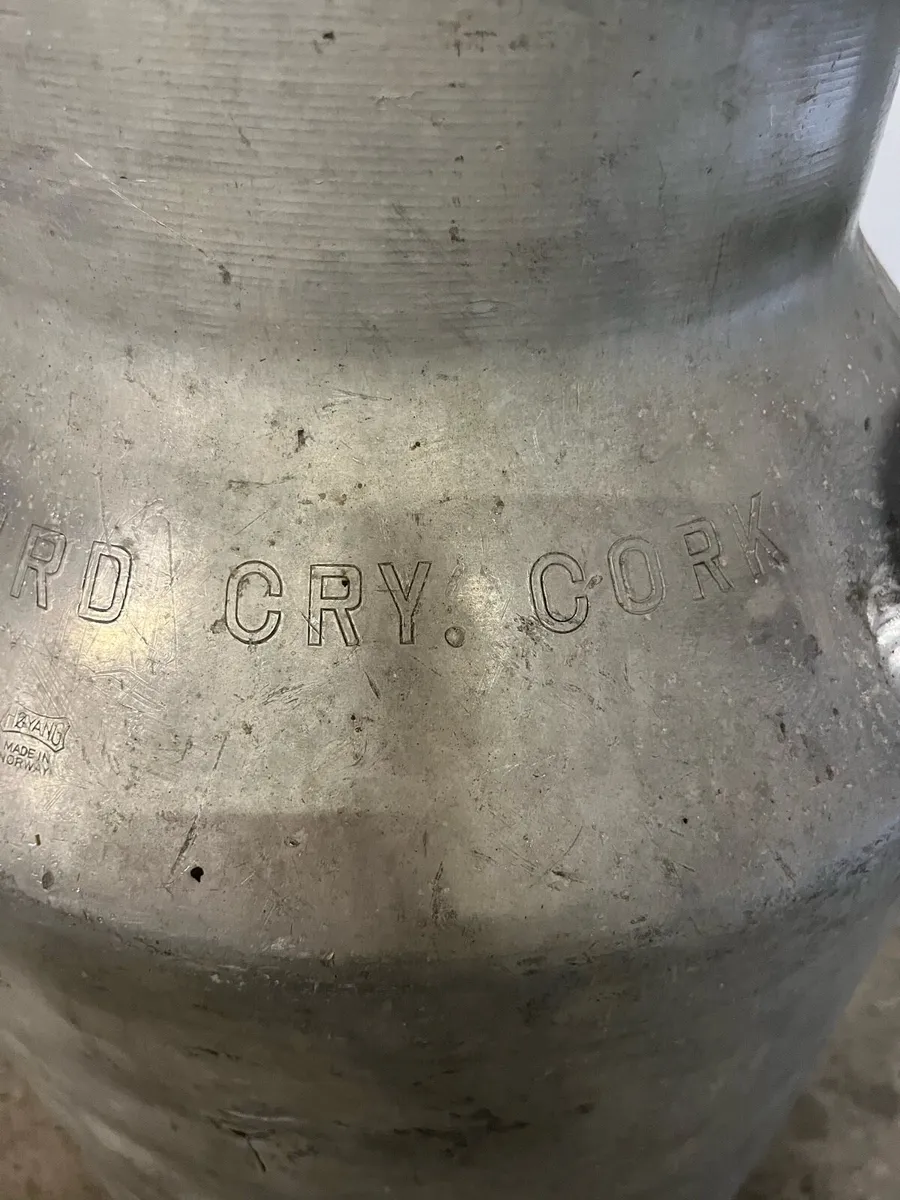 Vintage milk churn - Image 2
