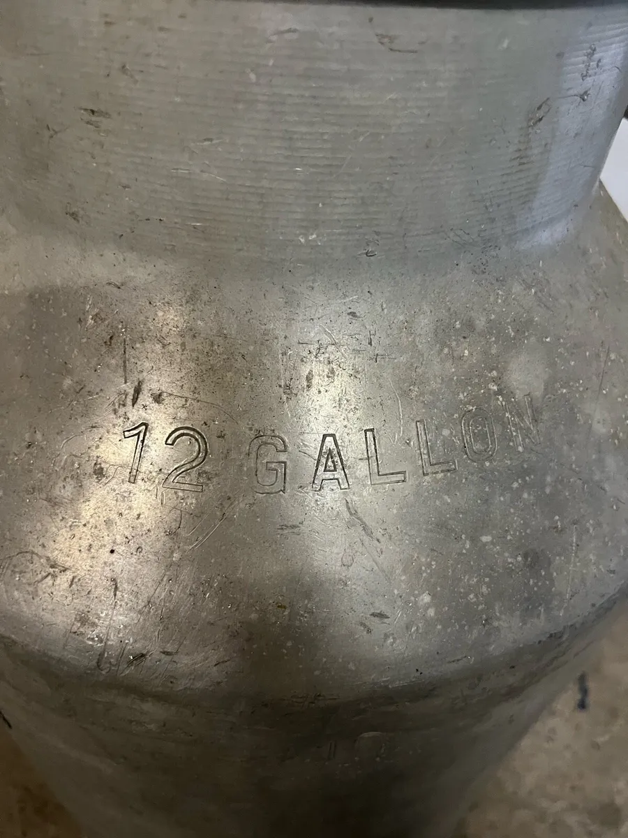 Vintage milk churn - Image 4