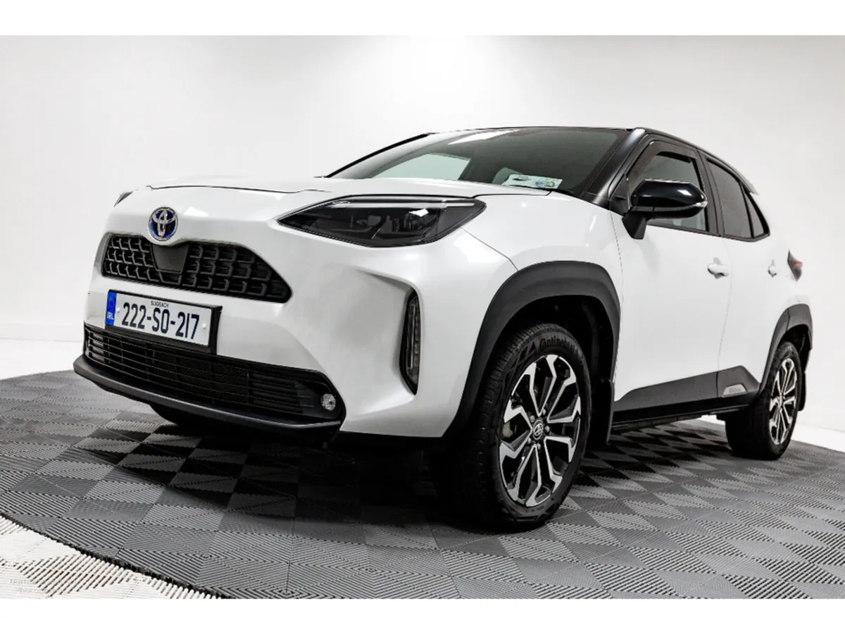 Toyota Yaris Cross Luna Sport 1.5 Hybrid Auto 115H - Image 2