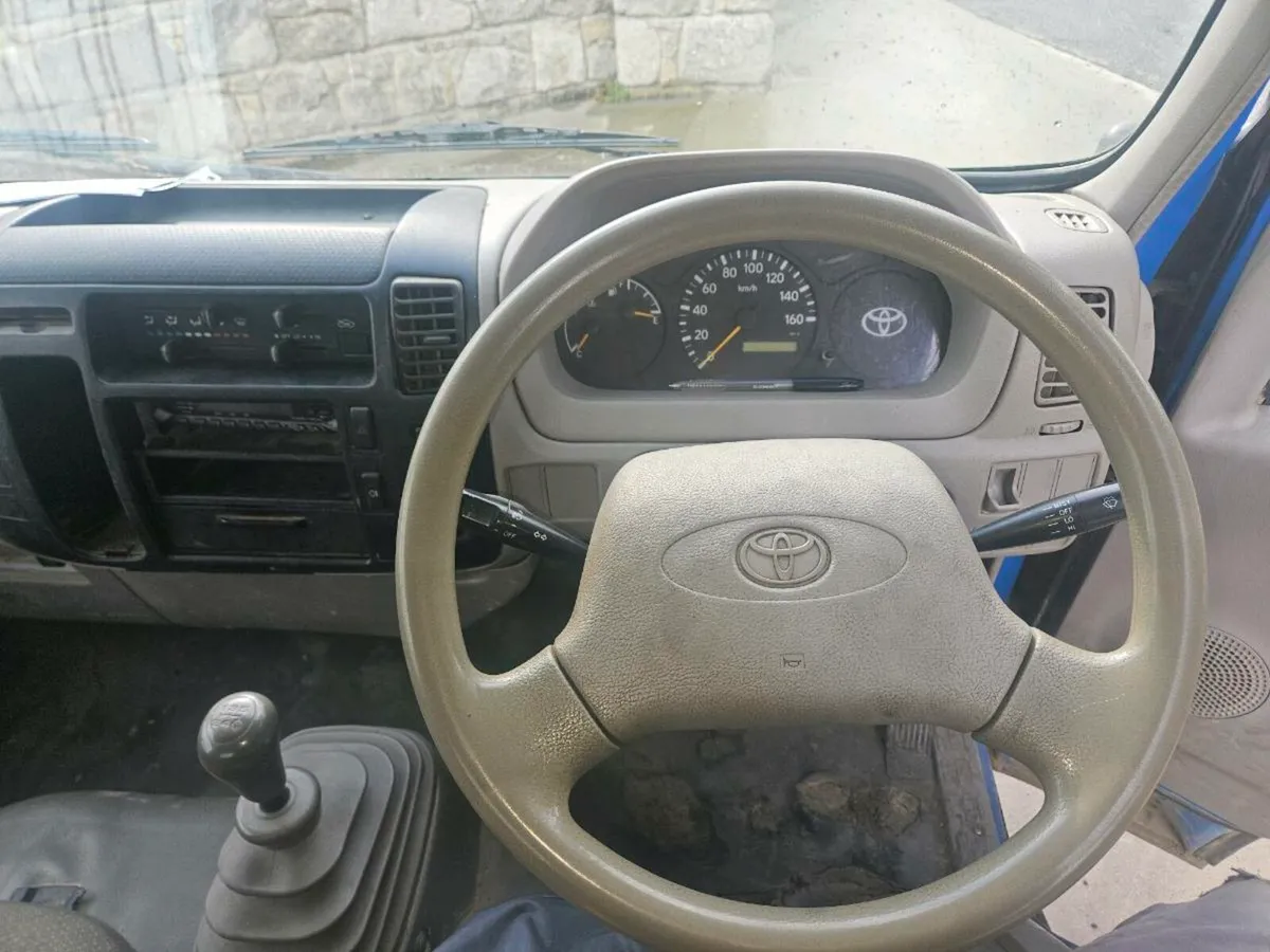 Toyota dyna - Image 2