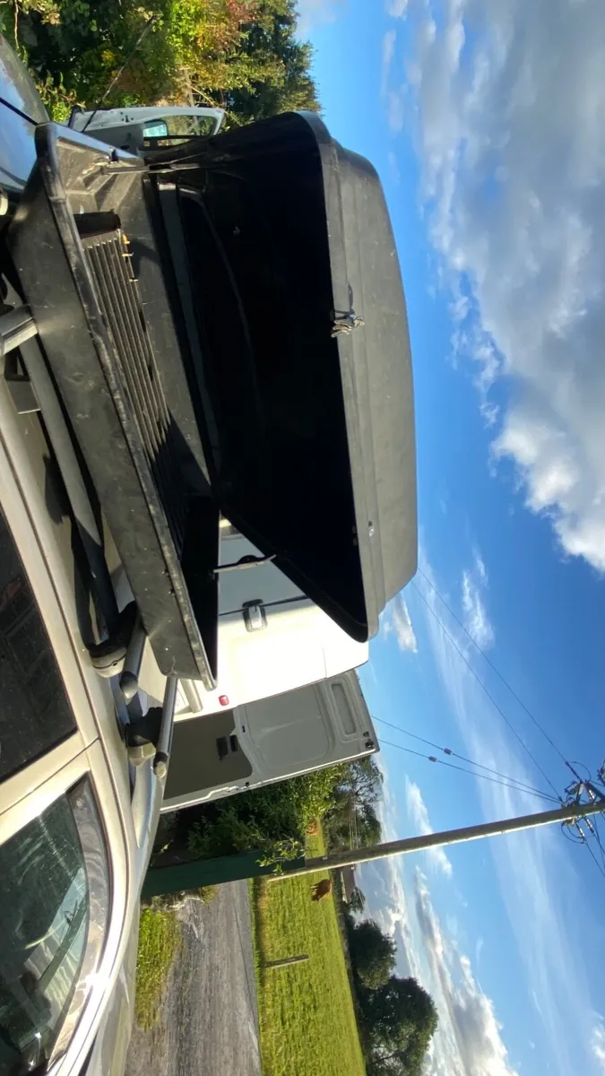 Car roof box - Image 2
