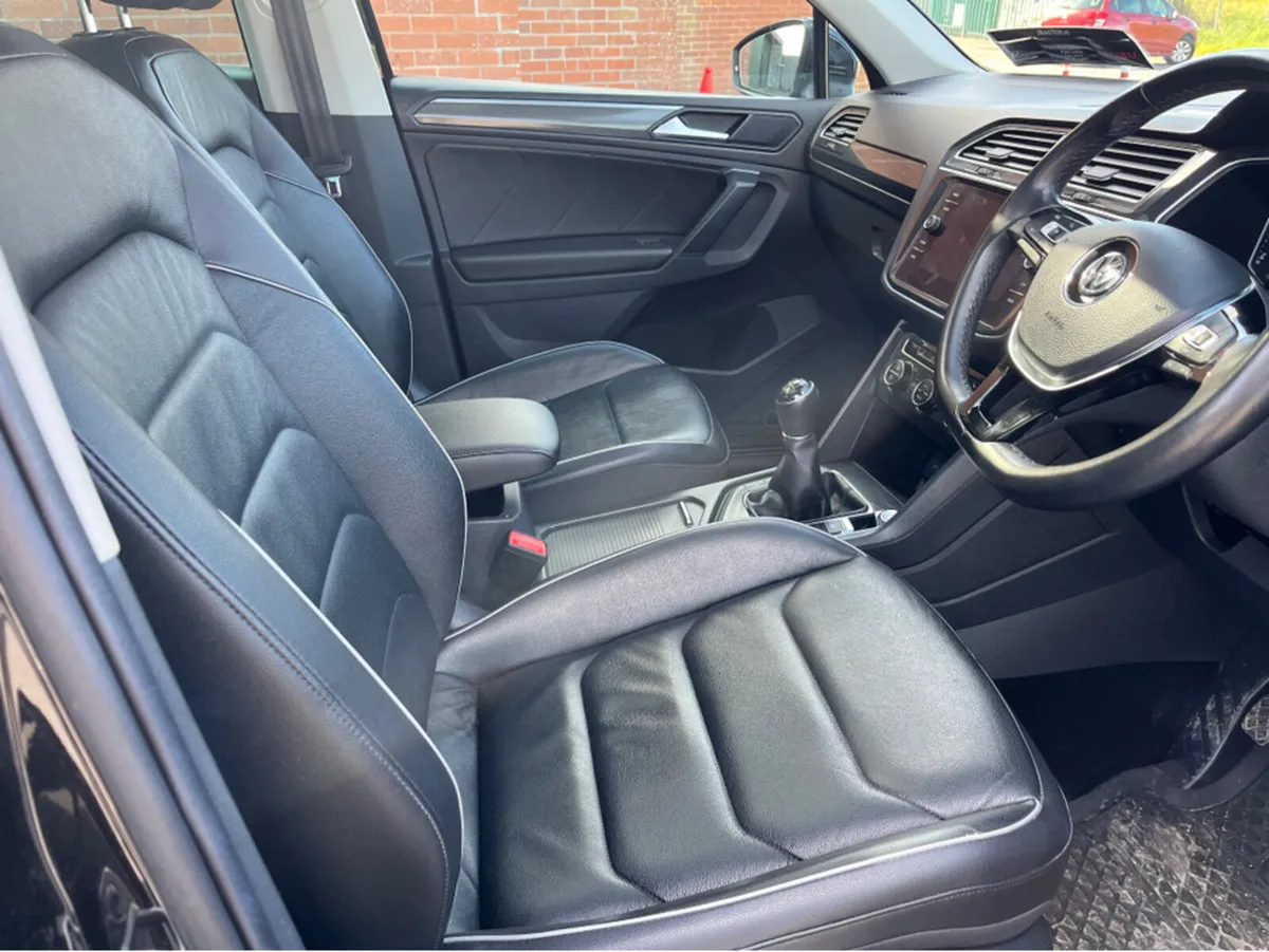 Volkswagen Tiguan HIGHLINE 2.0 TDI MANUAL 6SPEED F - Image 2
