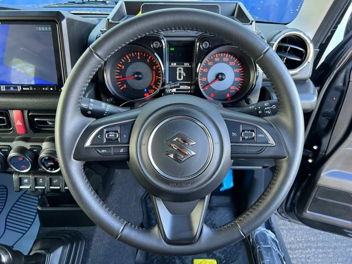 Suzuki Jimny 1.5 MANUAL AWD // LOW MILEAGE // 4 SE - Image 4