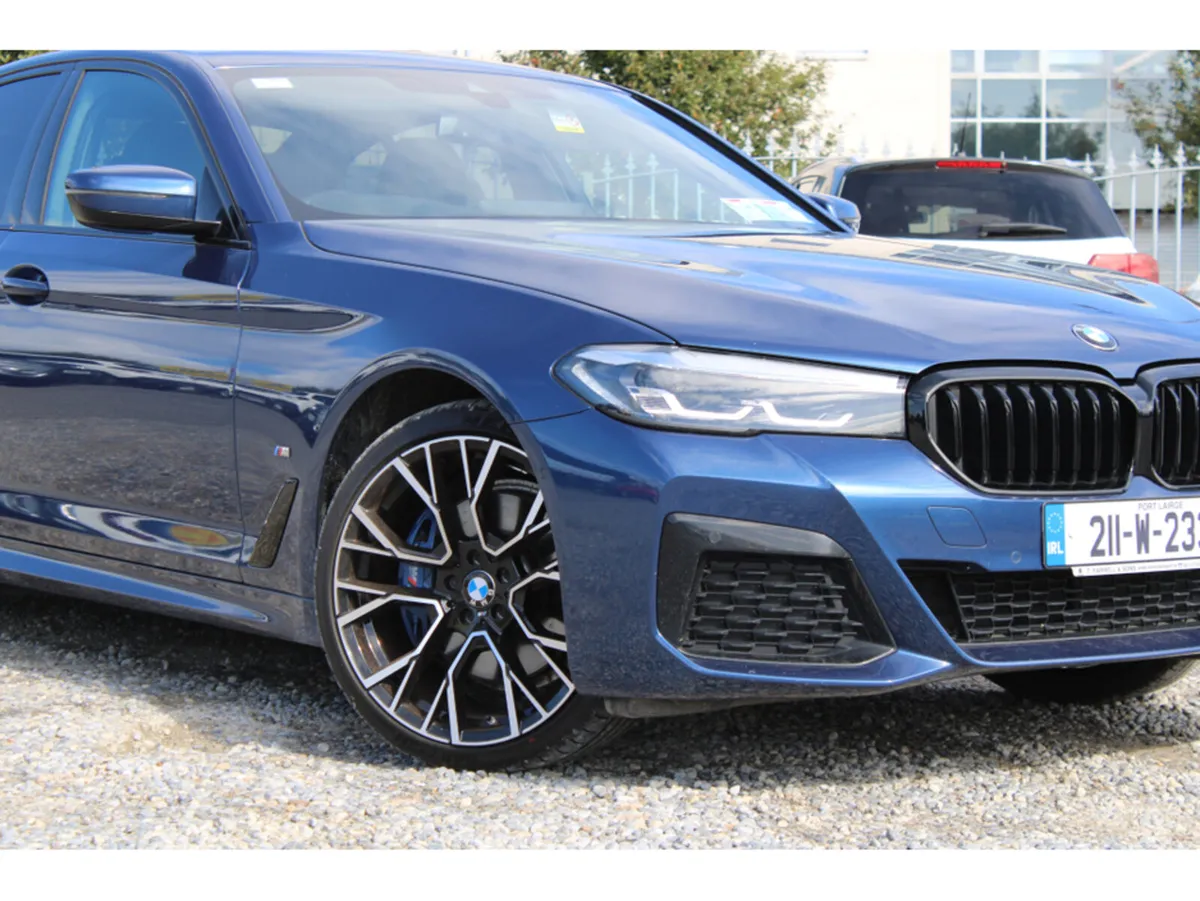 BMW 5-Series 530E M SPORT 4DR AUTO *Low Mileage* - Image 3