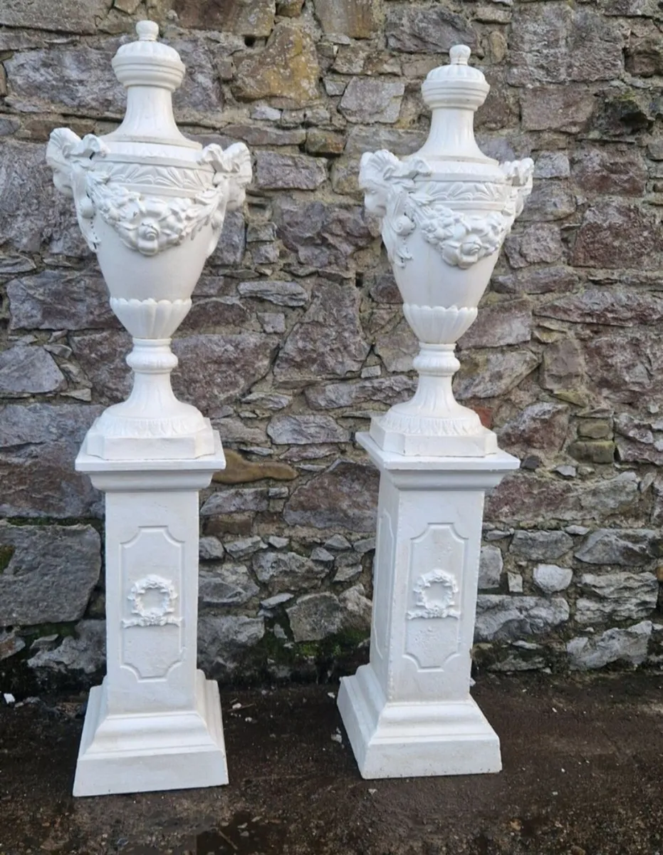 Cast iron urns - Image 1