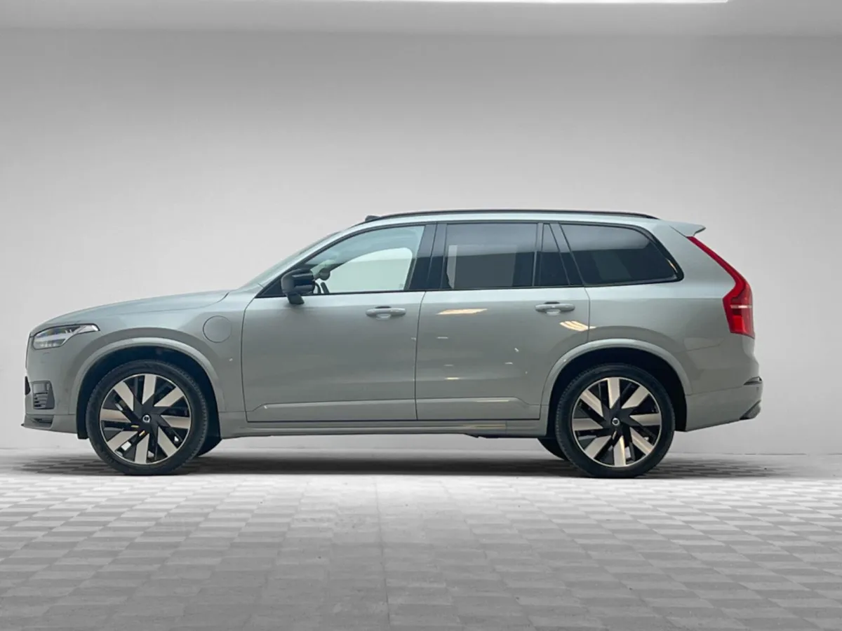 Volvo XC90 ULTRA DARK T8 RECHARGE 2.0 455HP PHEV - Image 4