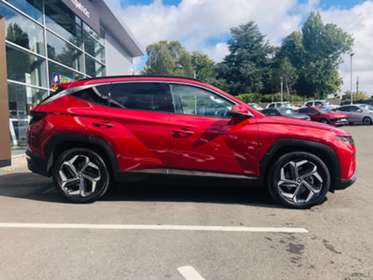 Hyundai Tucson Executive Plus 1.6 Hybrid Automatic - Image 4