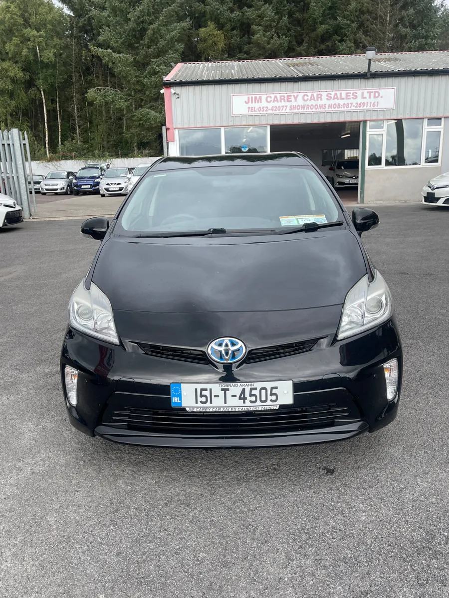 Toyota Prius 2015 - Image 2