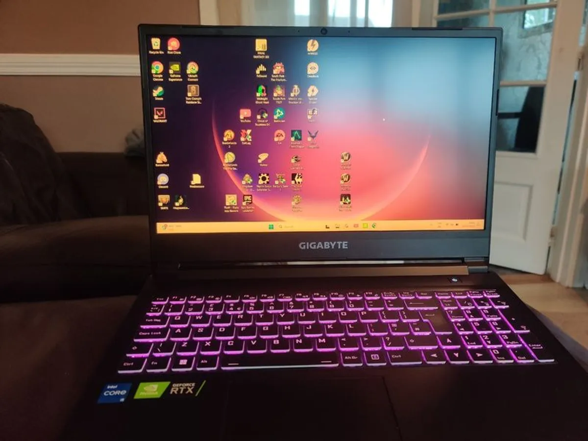 Gigabyte G5 KD 15.6" RTX 3060 Gaming Laptop and Controller 32gb RAM, i5-11400H - Image 1