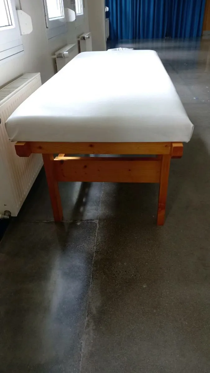 Massage Table Treatment Table - Image 2