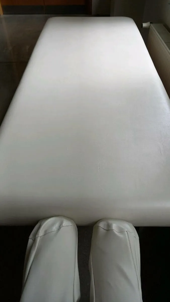 Massage Table Treatment Table - Image 4