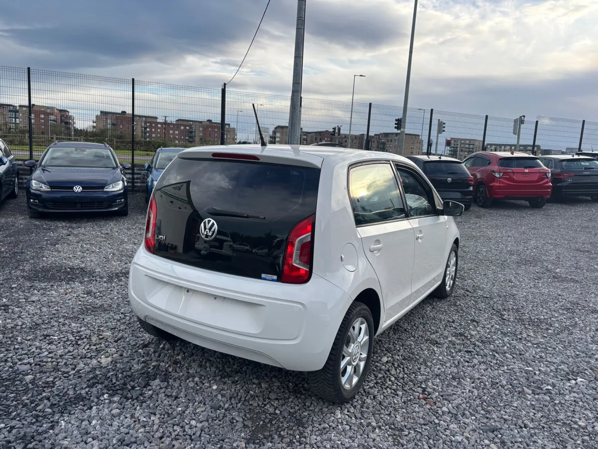 Volkswagen Up - Image 4