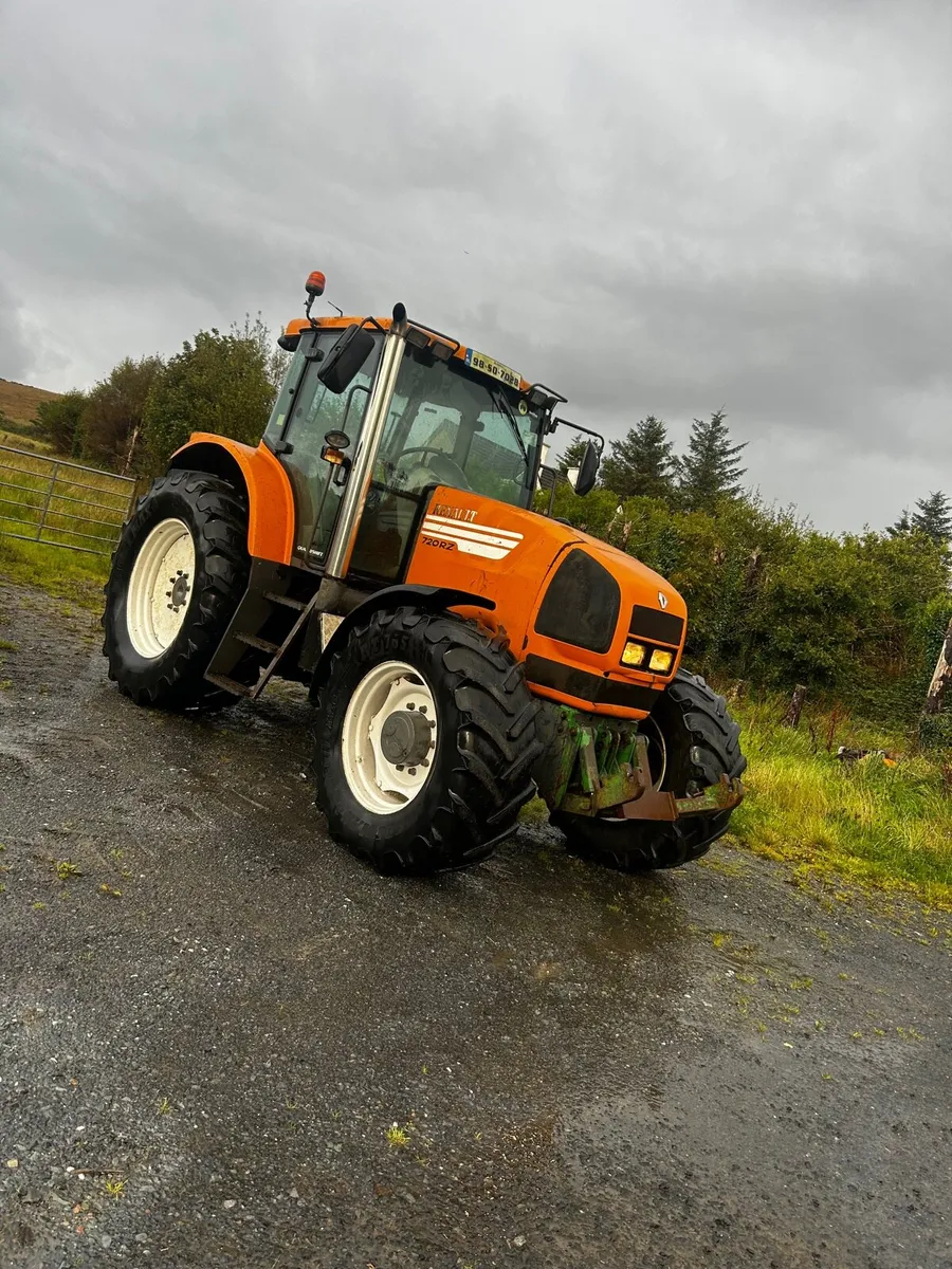 Renault 720 - Image 1