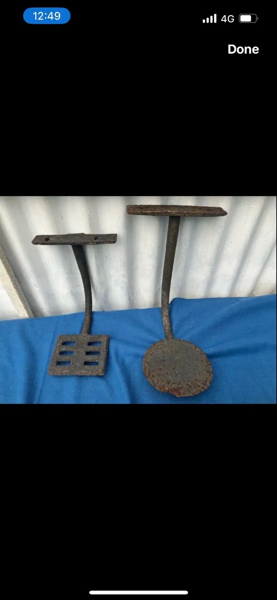 Pair of trap steps - Image 1