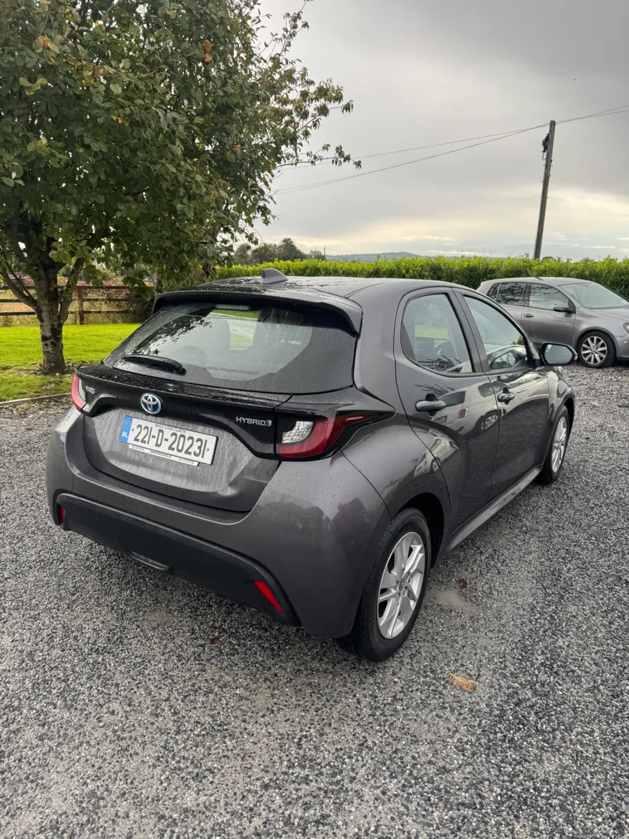 Toyota Yaris 2022 - Image 2