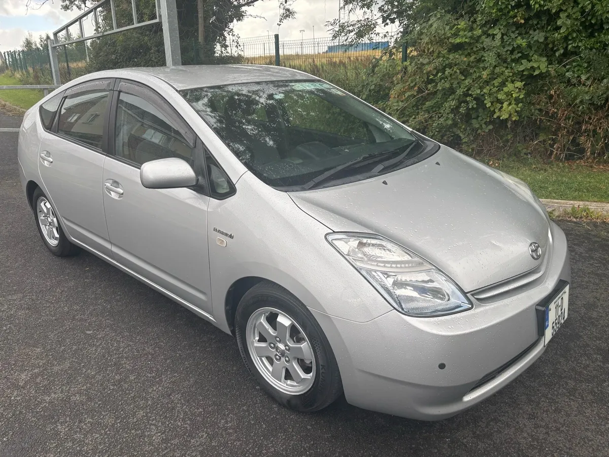 11 TOYOTA PRIUS NCT 10/26 - Image 1