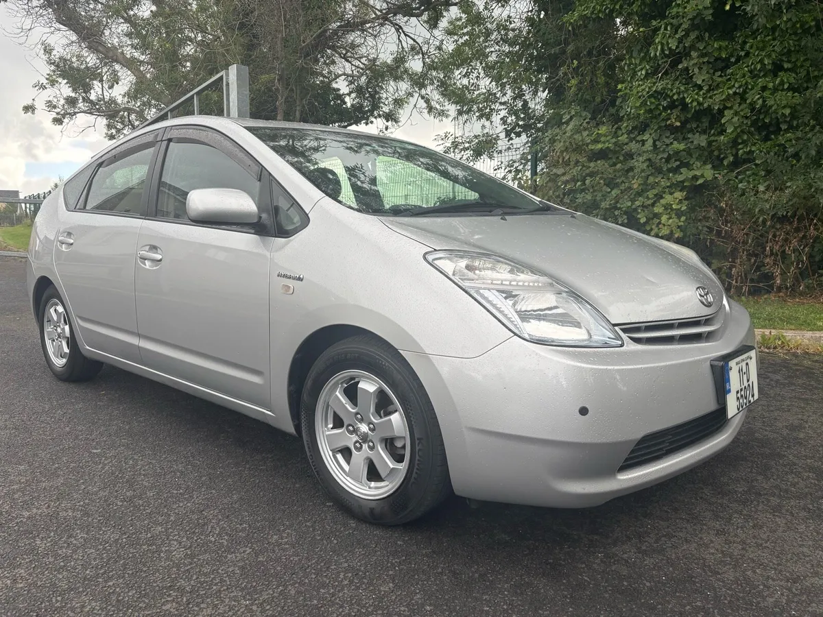 11 TOYOTA PRIUS NCT 10/26 - Image 2