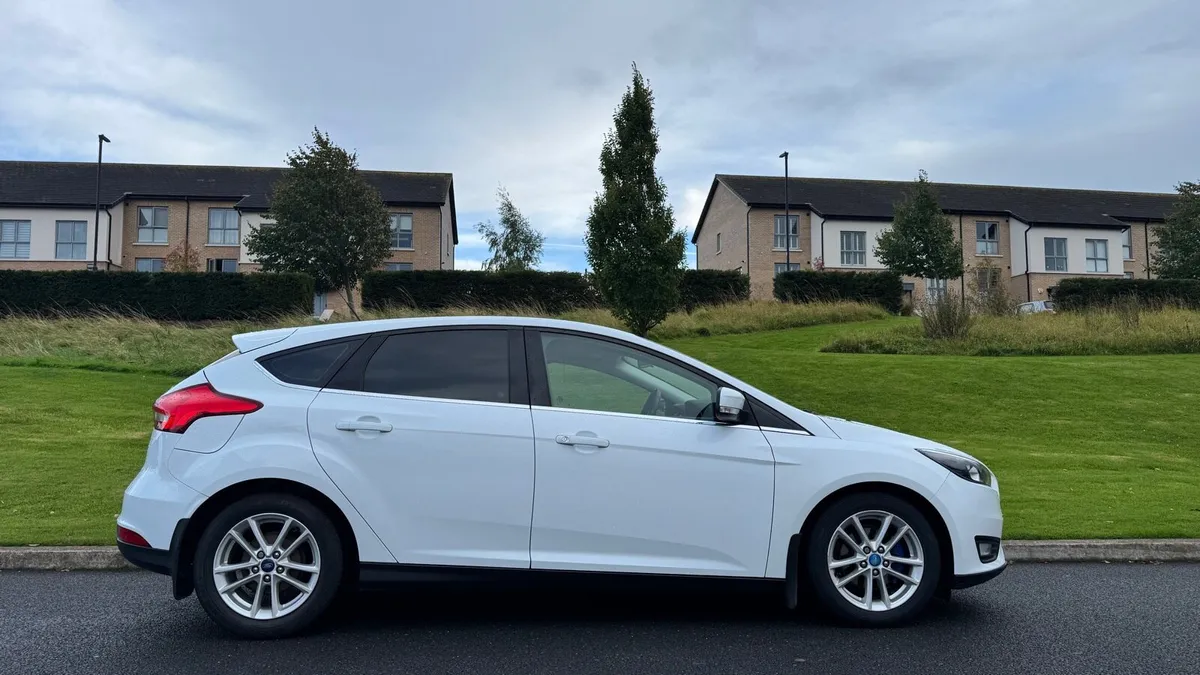 Ford Focus Zetec 2015 Ecoboost 1L Low Mileage - Image 1