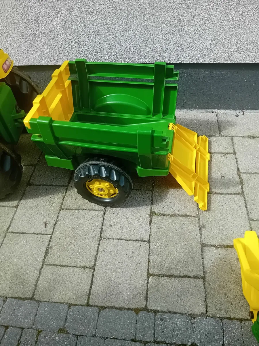 Toy John Deere Tractor - Image 4