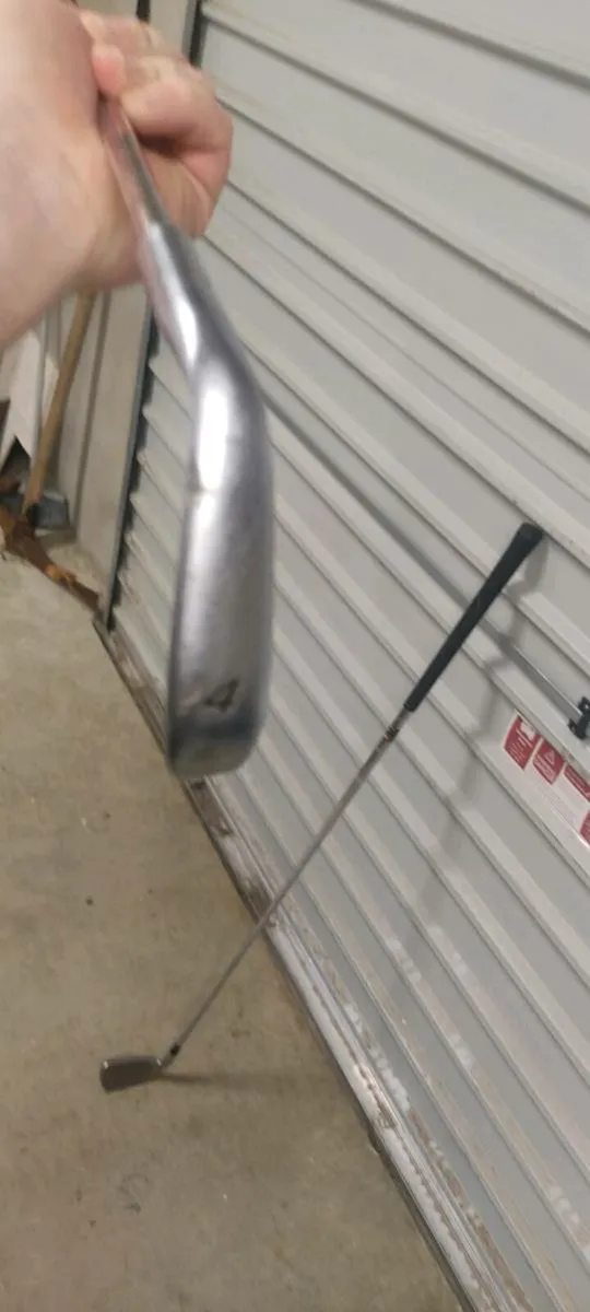 Taylor Made R7 4 Iron Nippon stiff shaft - Image 1