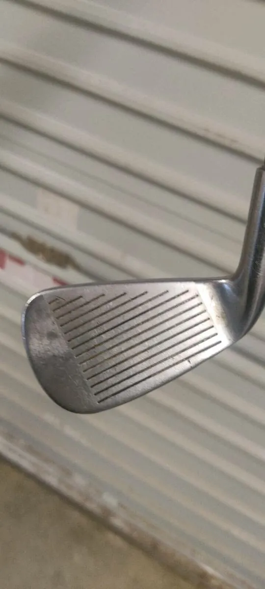 Taylor Made R7 4 Iron Nippon stiff shaft - Image 2