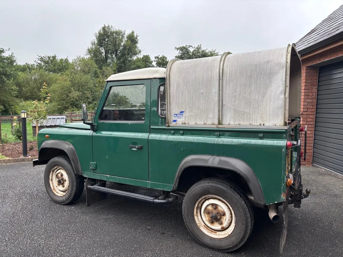 Landrover Defender 2004 - Image 2
