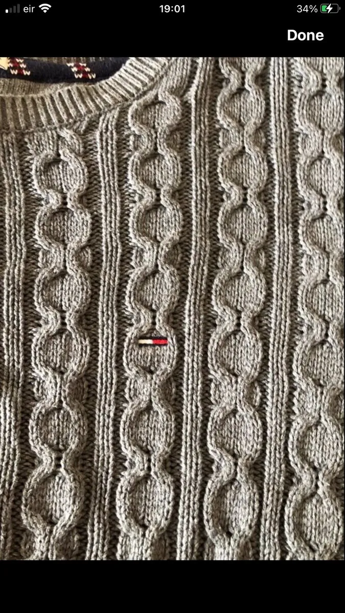 Mens Tommy Hilfiger jumper size M €15 - Image 2