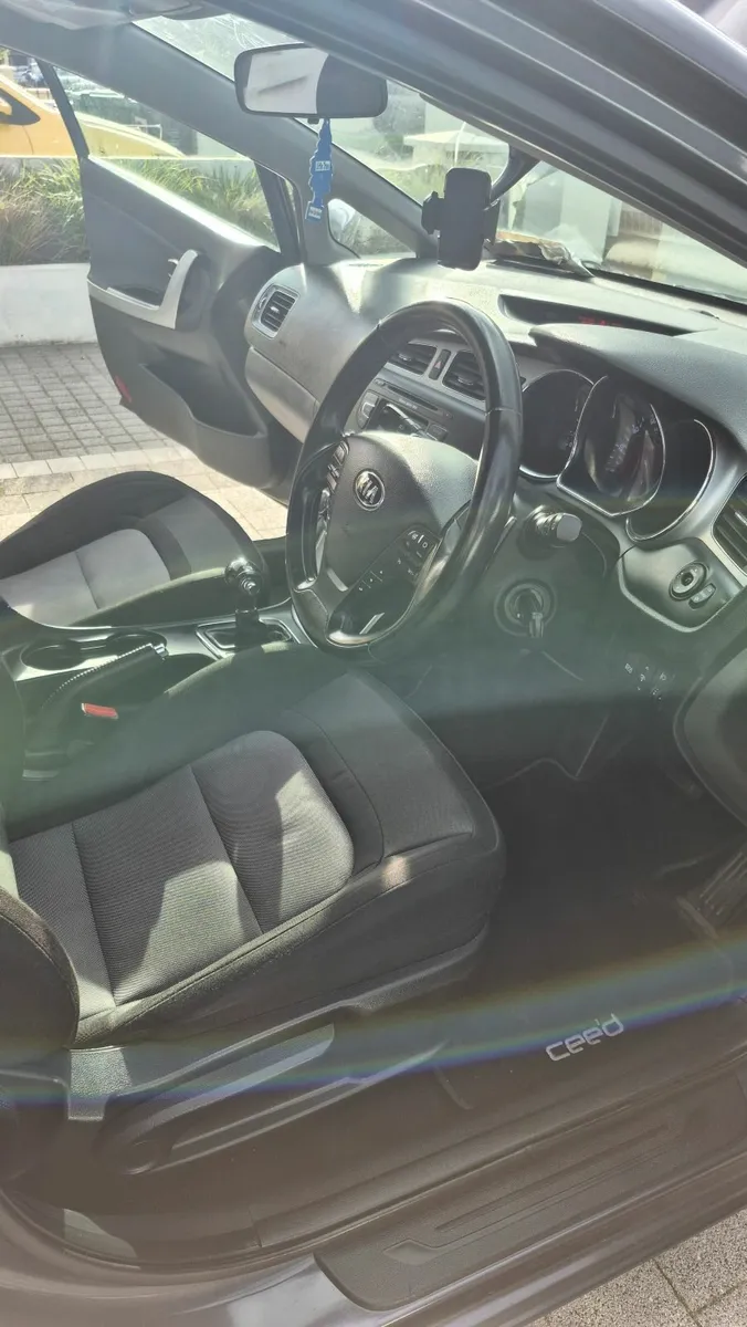 Kia Ceed 2013 - Image 2
