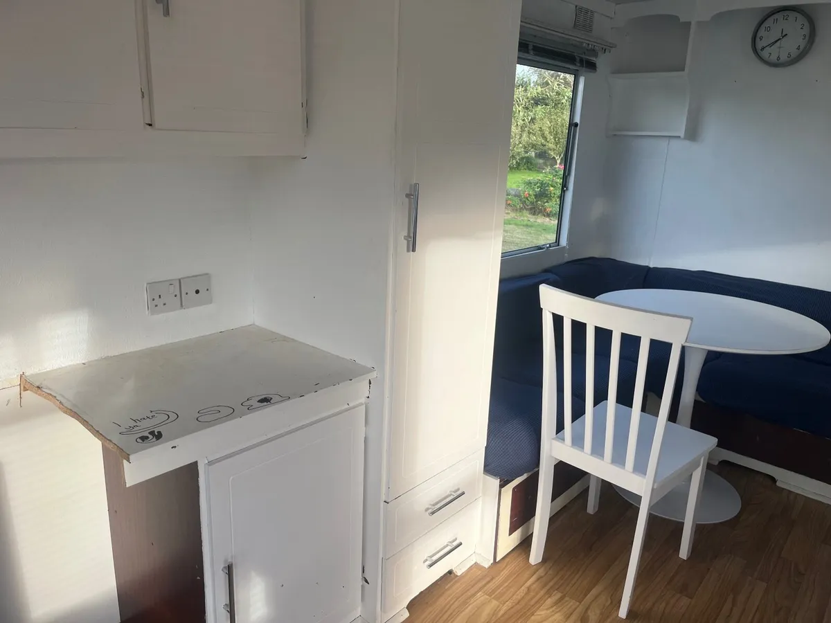 Mobile home - Image 1