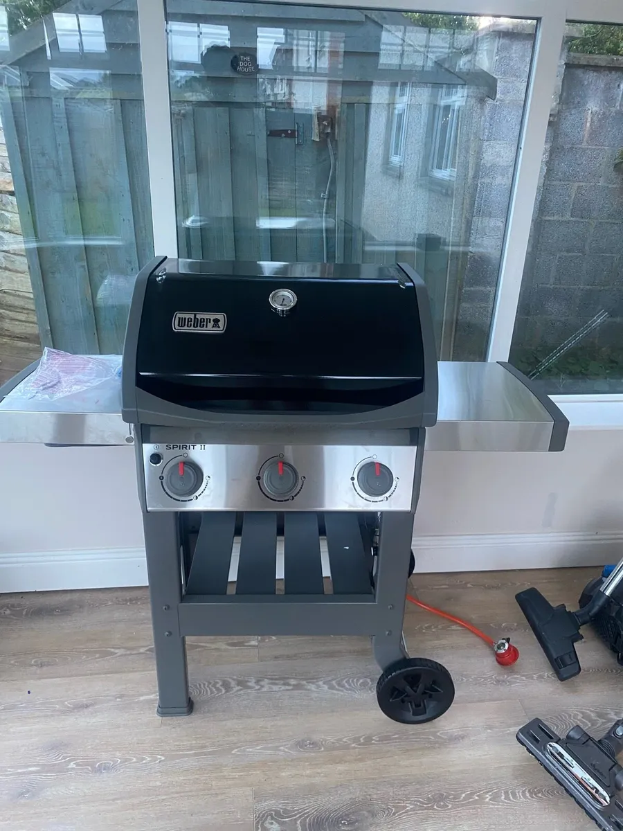 MOVING SALE |brand new Weber spirit bbq.never used - Image 1