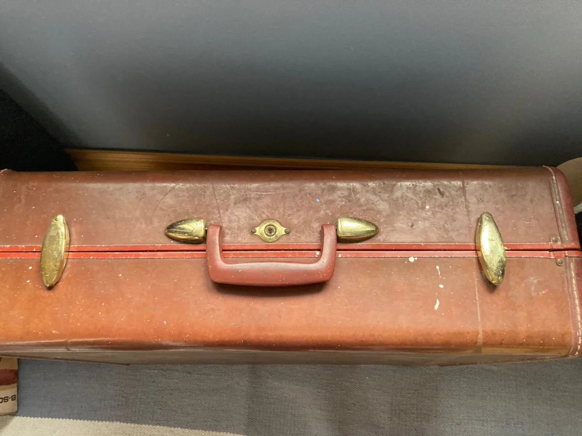 Vintage leather brown suit case - Image 2