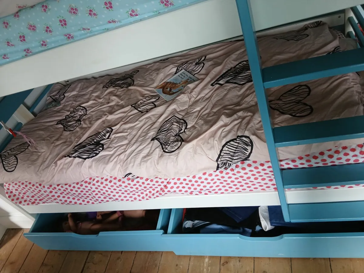 Kids bunk bed for free - Image 1