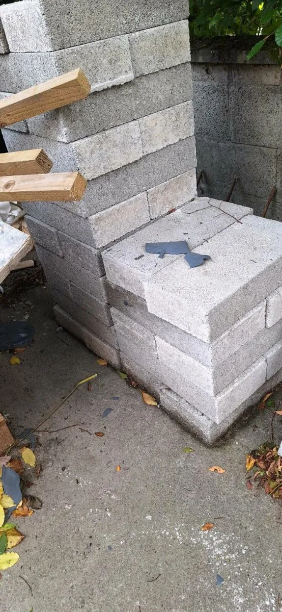 Blocks and insulation - Image 1