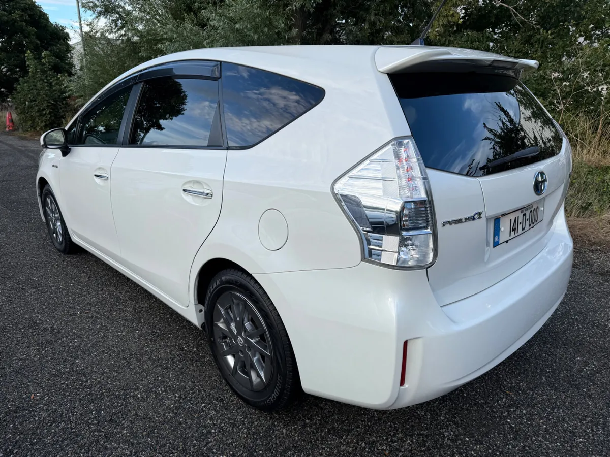 Toyota Prius 7 seats low milege!!! - Image 4