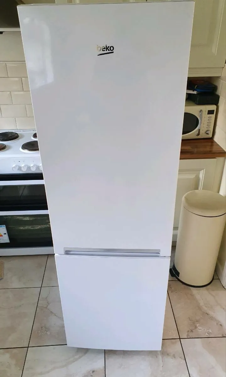 Beko fridge freezer - Image 1