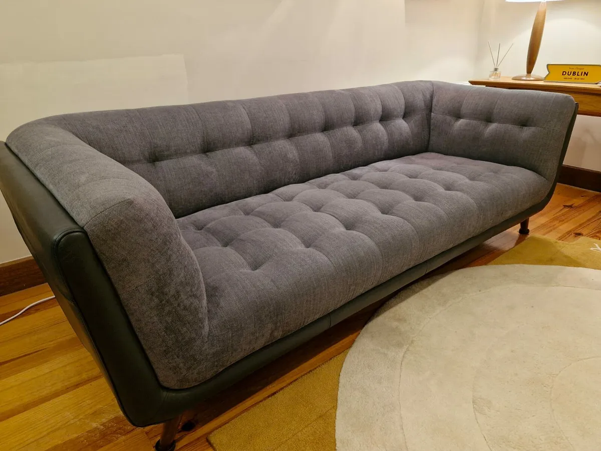 4 Seater Couch - Sofa - Image 1
