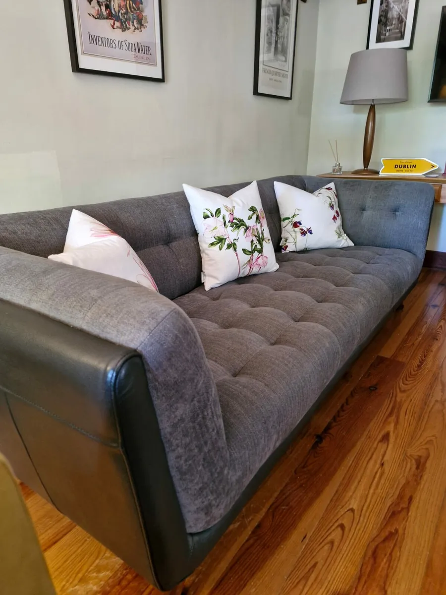 4 Seater Couch - Sofa - Image 4