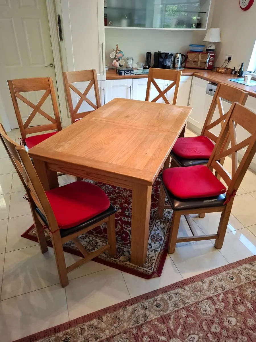 Kitchen table and chairs - Image 3