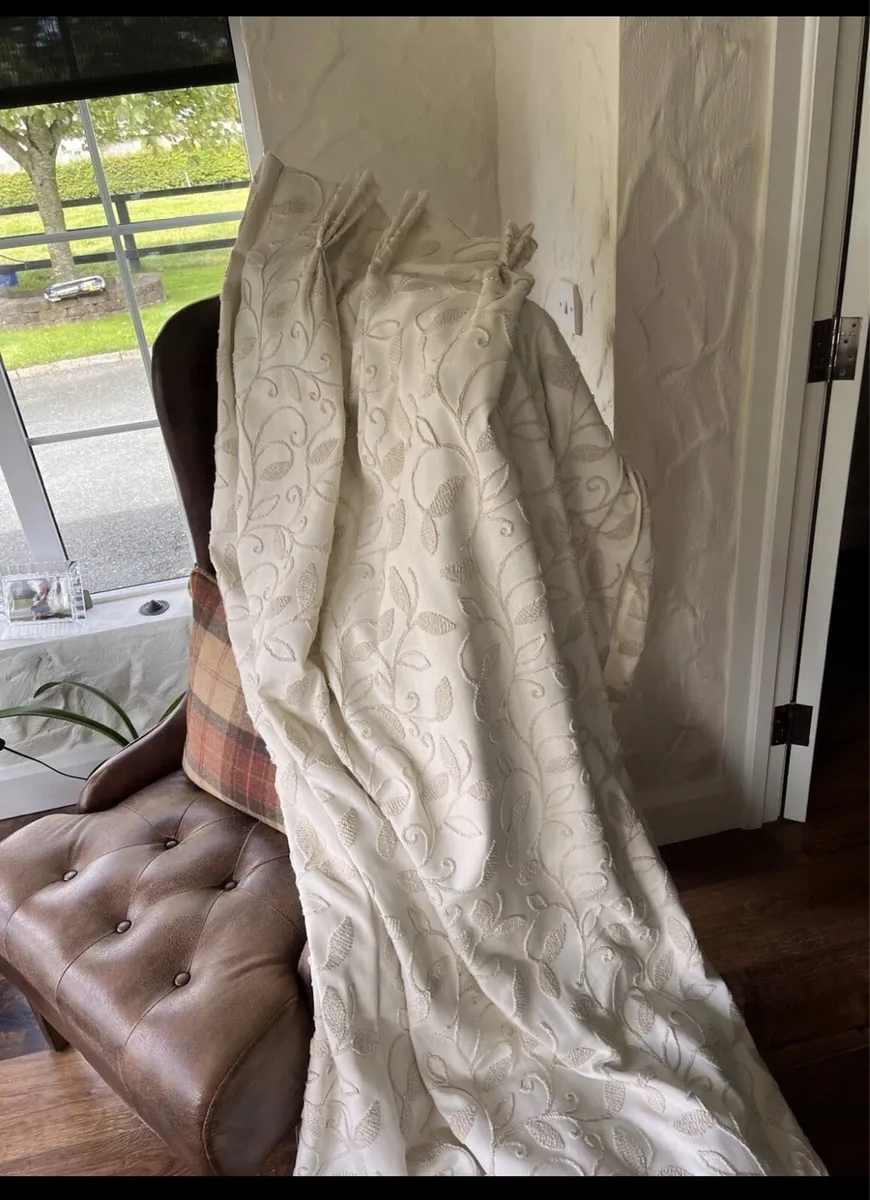 Cream curtains - Image 2