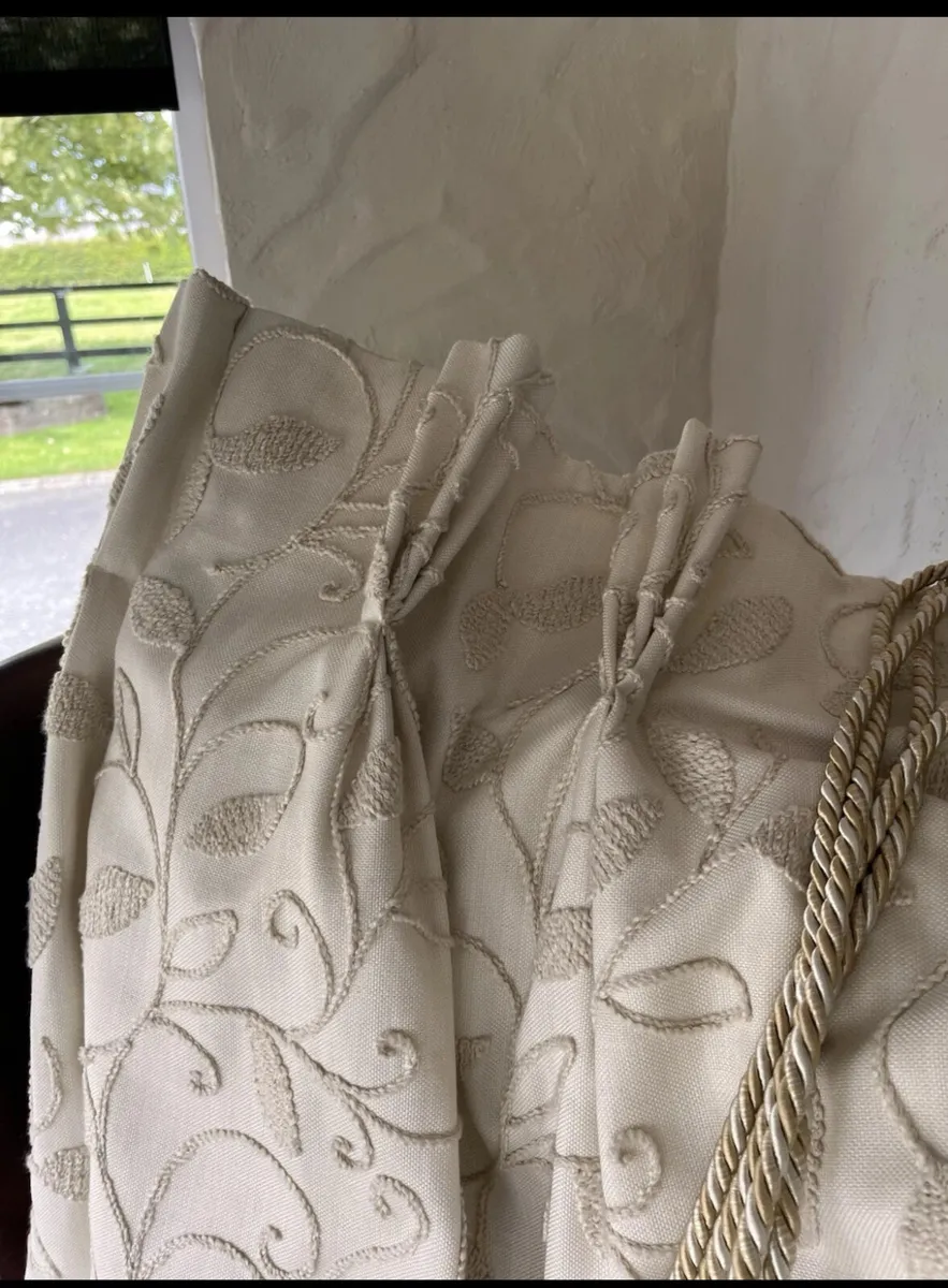 Cream curtains - Image 4