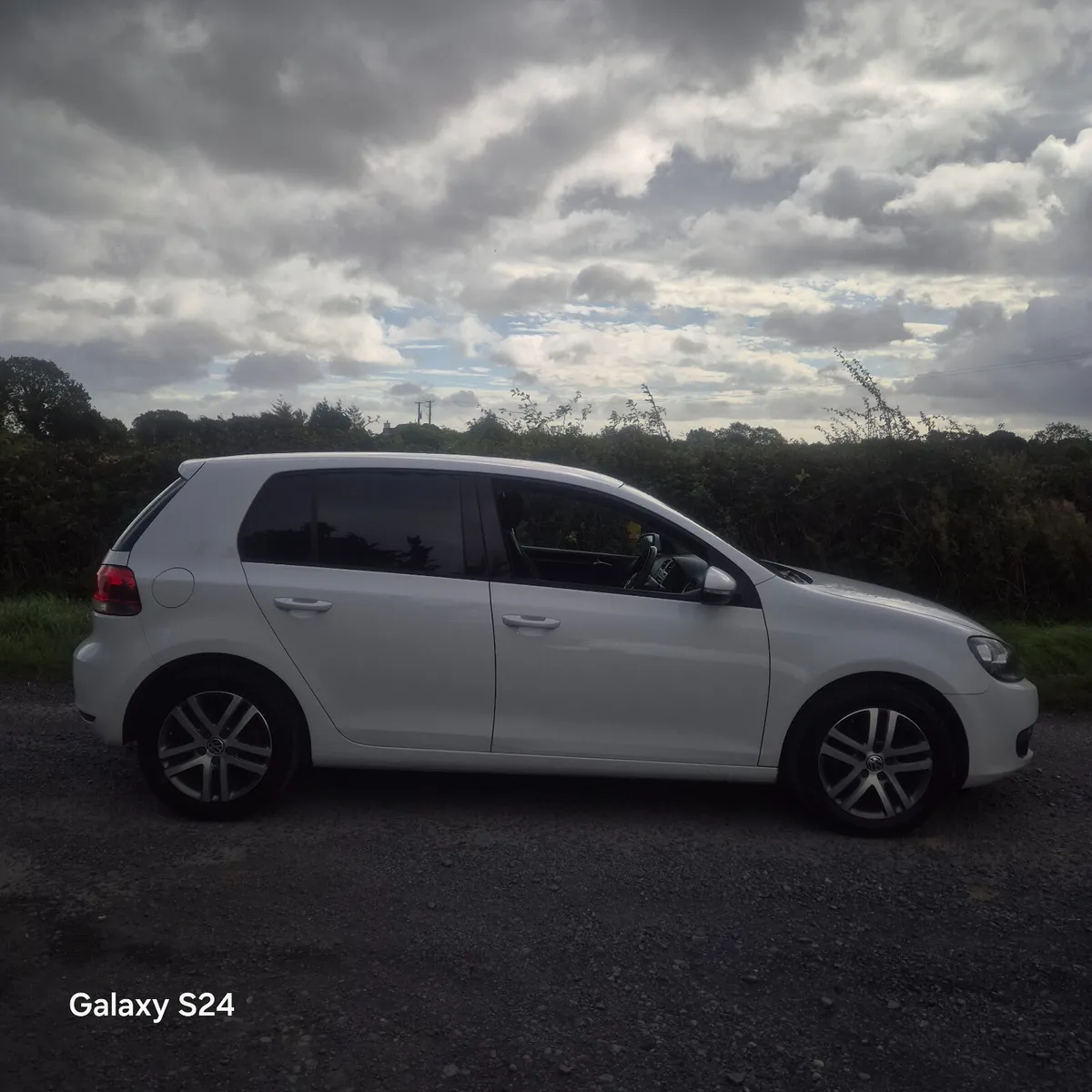 Volkswagen Golf 1.4tsi petrol automatic just passe - Image 2