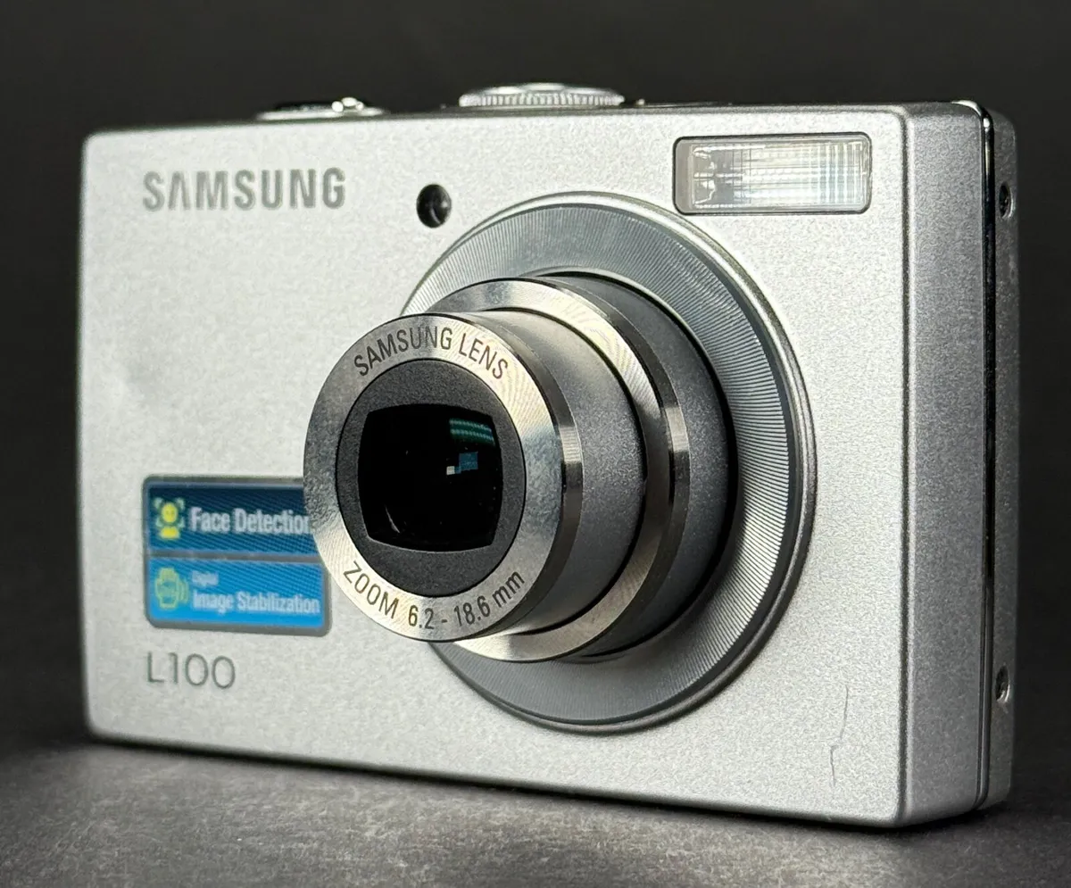 Samsung L100 digital point and shoot camera - Image 2