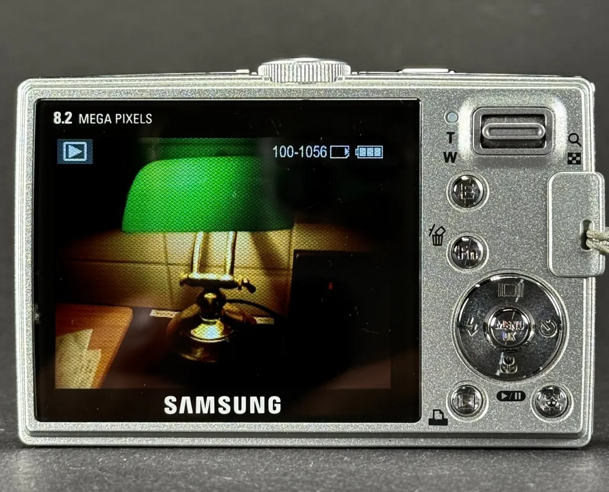 Samsung L100 digital point and shoot camera - Image 3