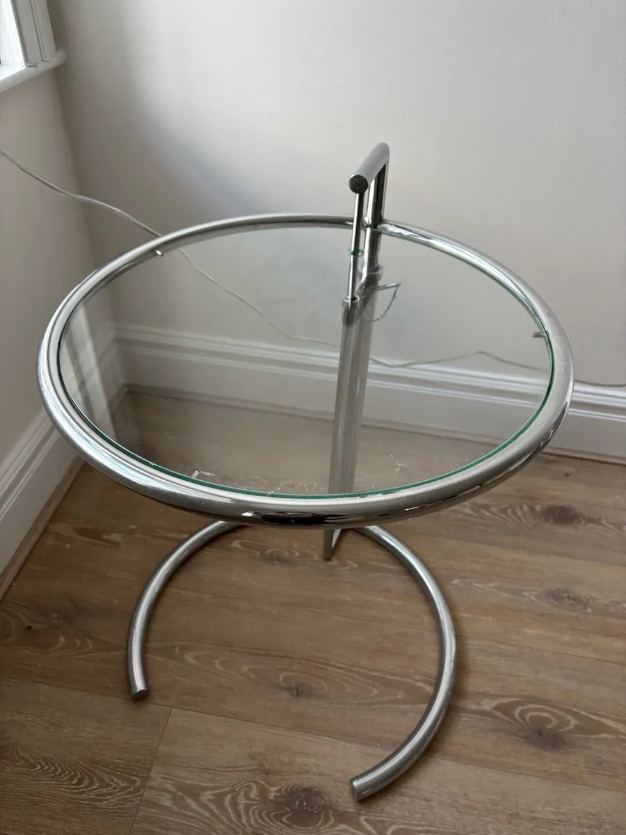 Two x ‘Eileen Grey’ style  side tables & 2 lamps - Image 2