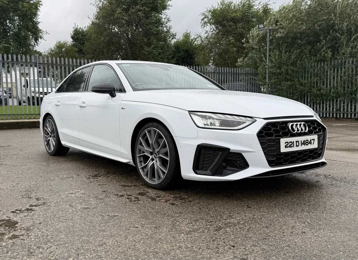 Audi A4 Black Edition S Line 2022 - Image 4