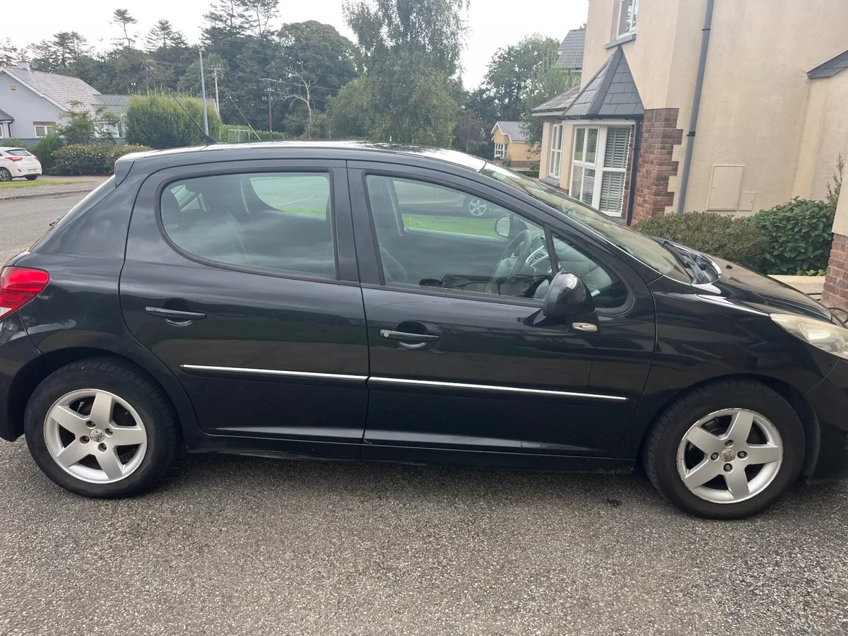 Peugeot 207 2011 - Image 2