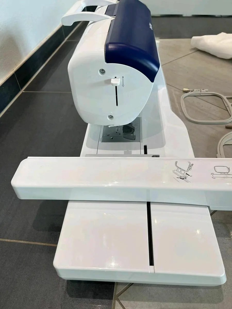 Brother Innov-is NV800E Embroidery Machine - Image 3