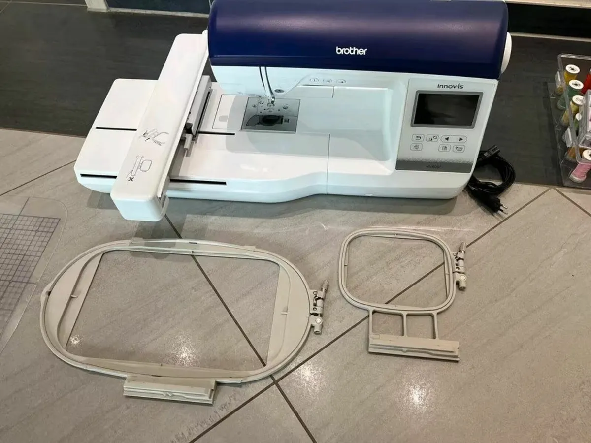 Brother Innov-is NV800E Embroidery Machine - Image 4