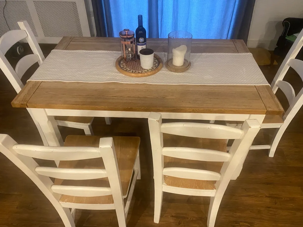 Dining table - Image 1